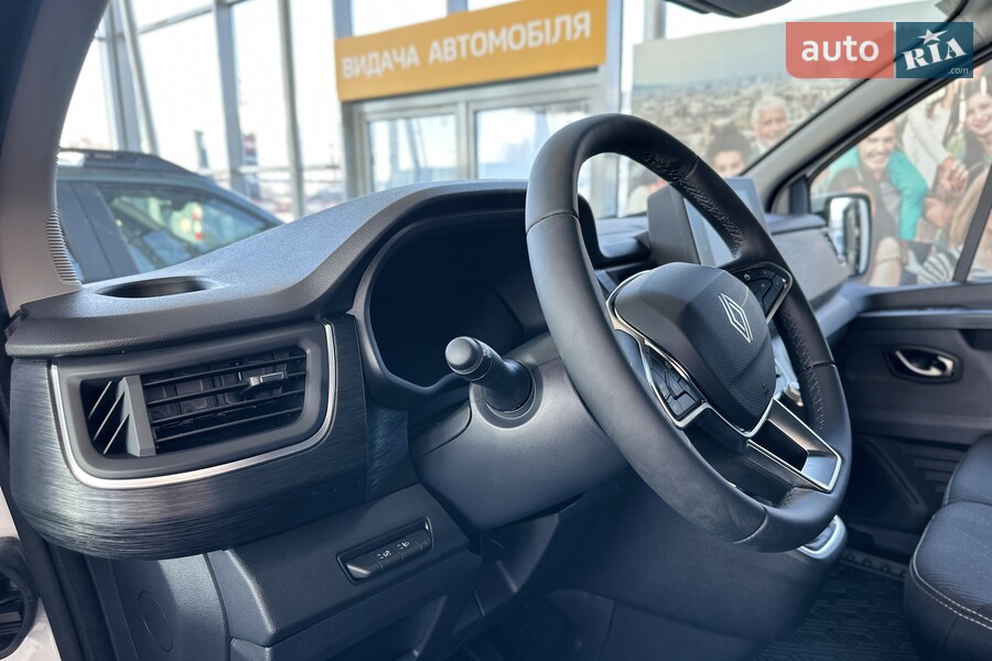 Renault Trafic - фото 17