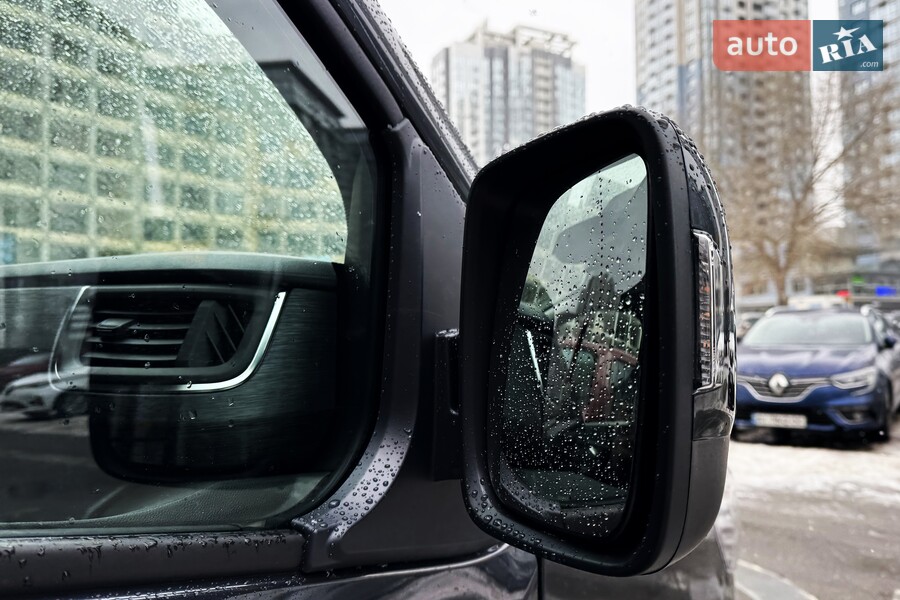 Renault Trafic - фото 11