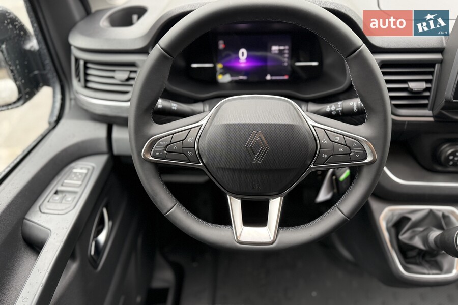 Renault Trafic - фото 14