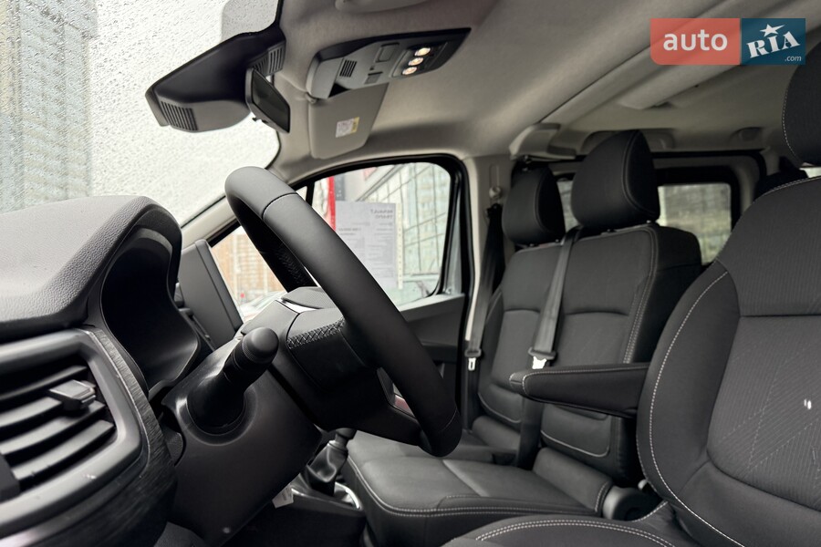 Renault Trafic - фото 15