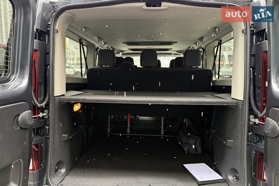 Renault Trafic - фото 17