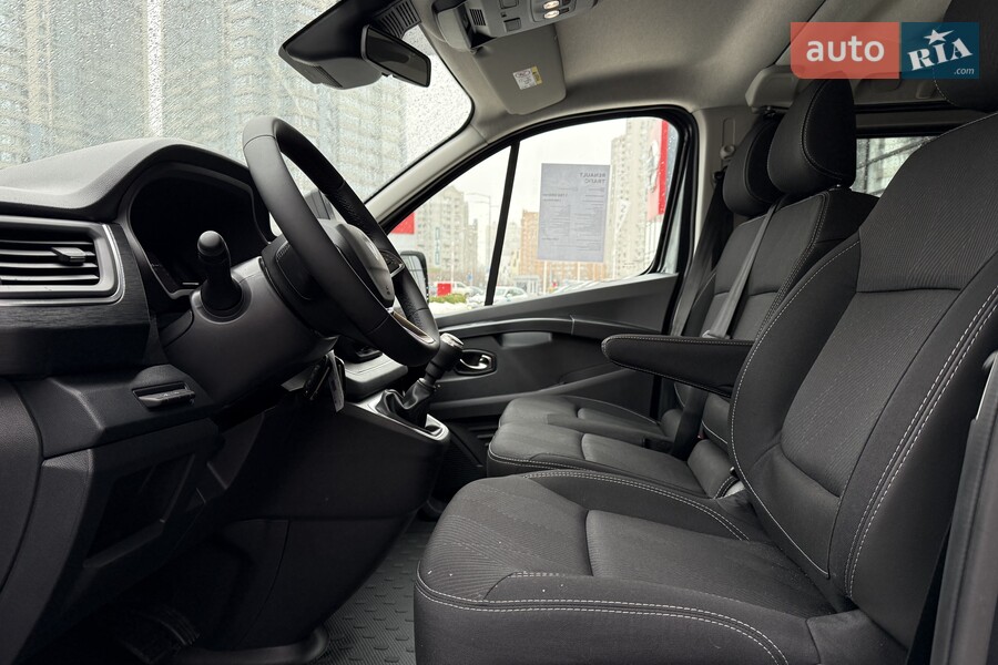 Renault Trafic - фото 22