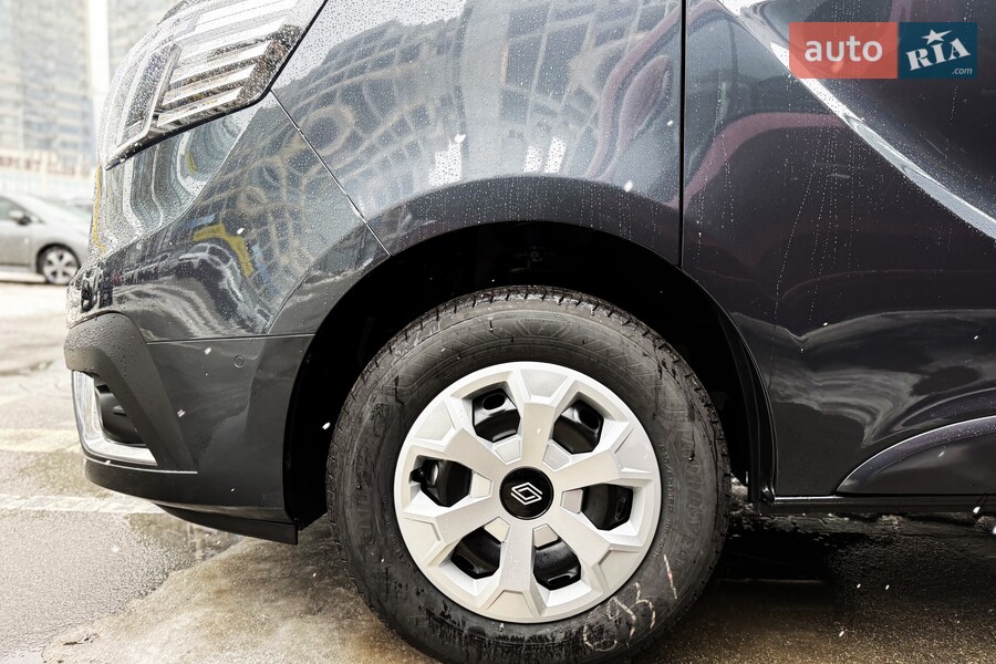 Renault Trafic - фото 24