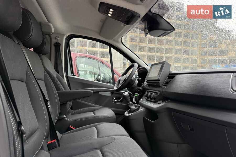 Renault Trafic - фото 23