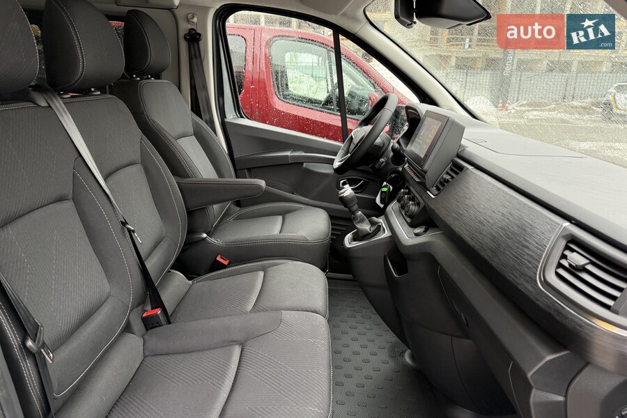 Renault Trafic - фото 28