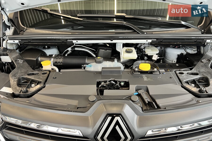 Renault Trafic - фото 18