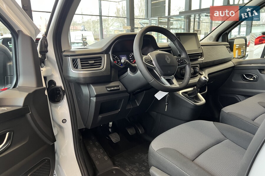 Renault Trafic - фото 13