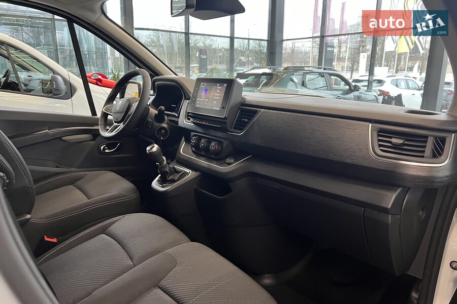 Renault Trafic - фото 10