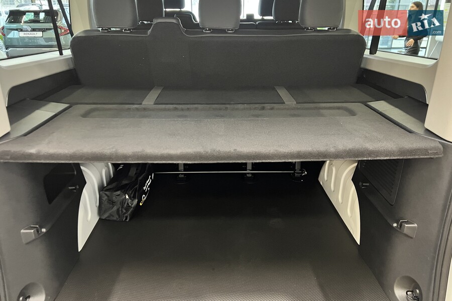 Renault Trafic - фото 11