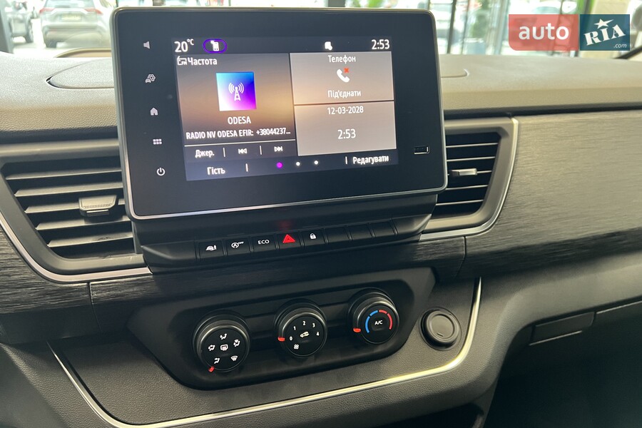 Renault Trafic - фото 14