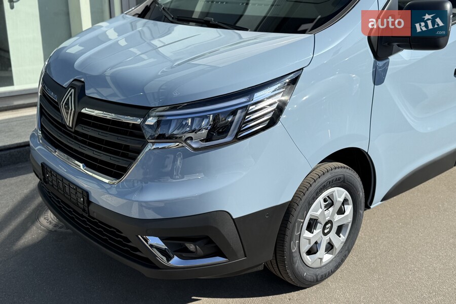 Renault Trafic - фото 11