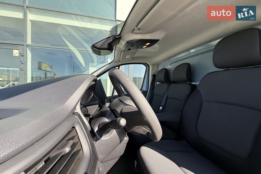 Renault Trafic - фото 17