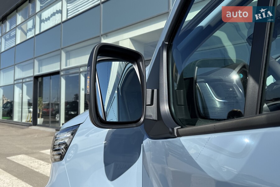 Renault Trafic - фото 13