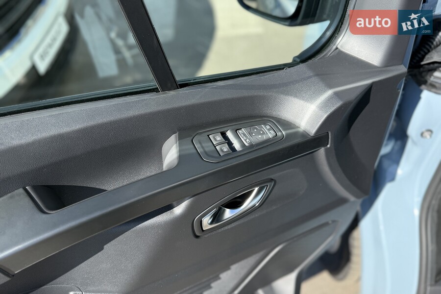Renault Trafic - фото 18