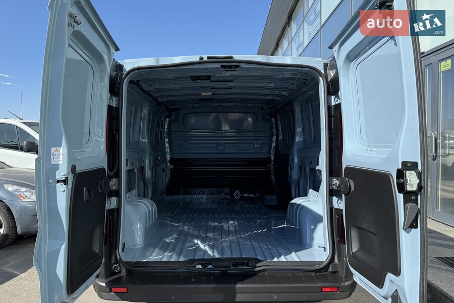 Renault Trafic - фото 15