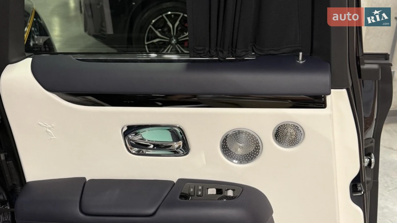 Rolls-Royce Ghost 2025