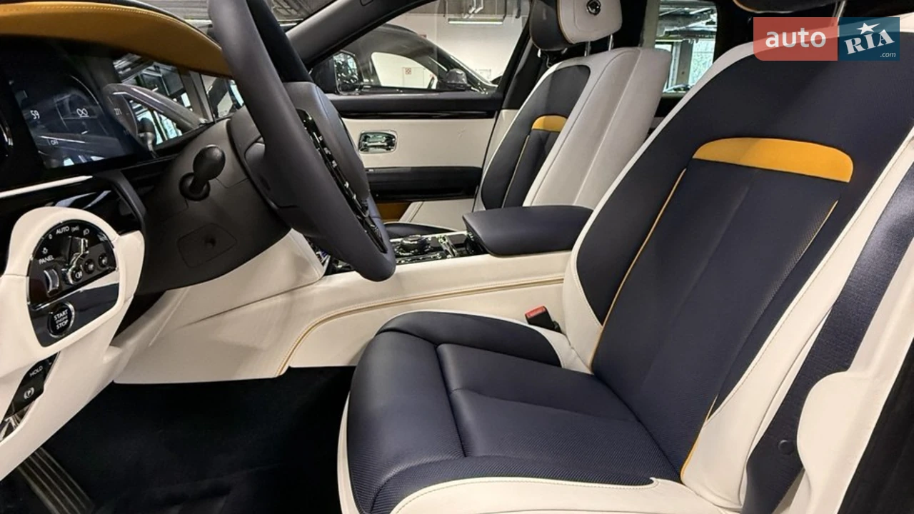 Rolls-Royce Ghost 2025