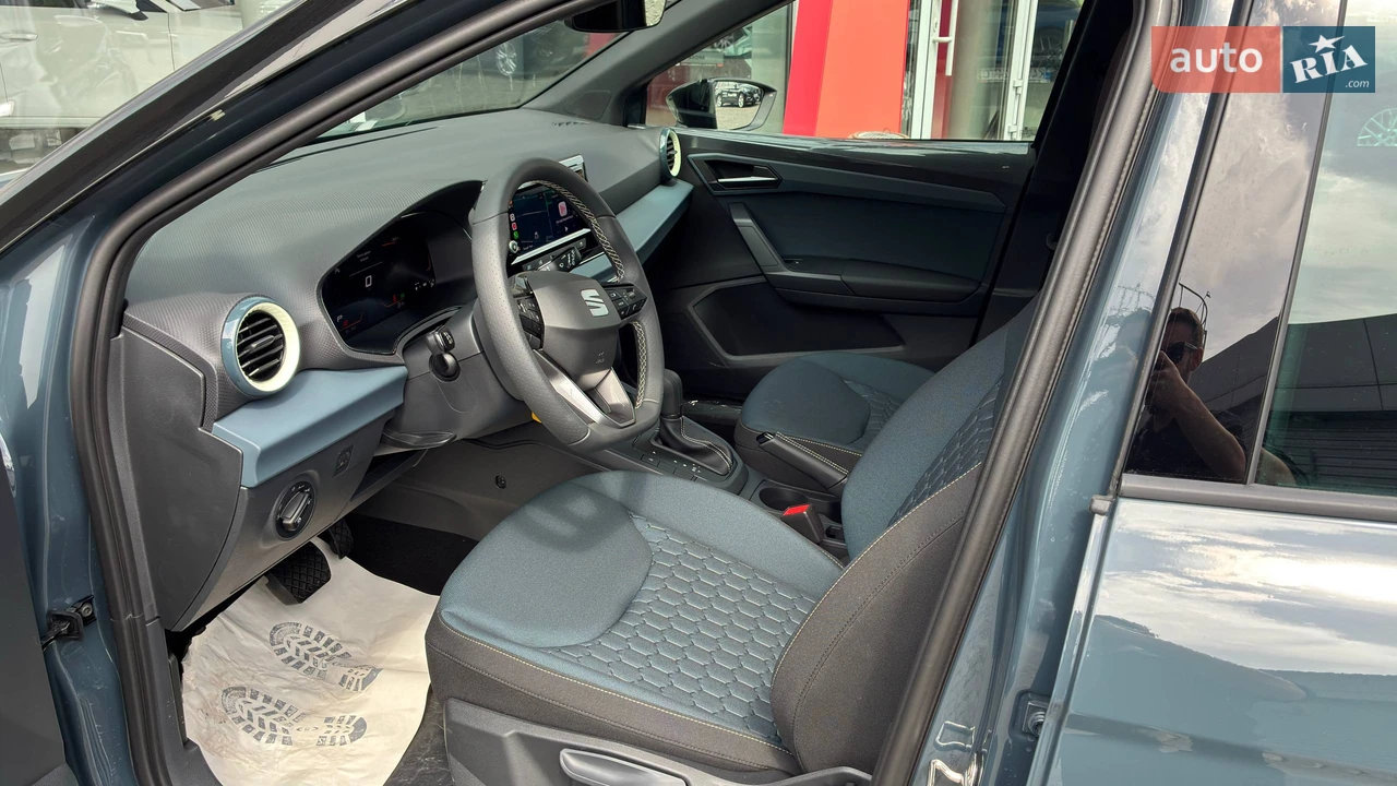 SEAT-12