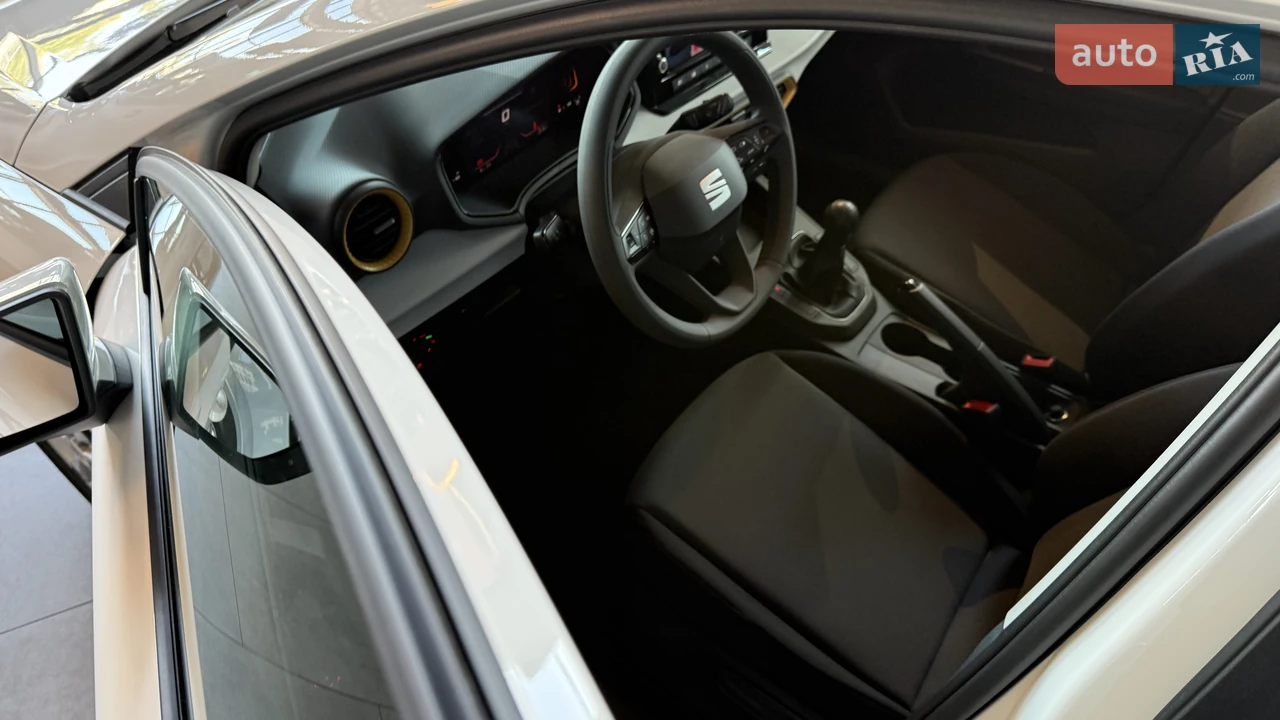 SEAT-32