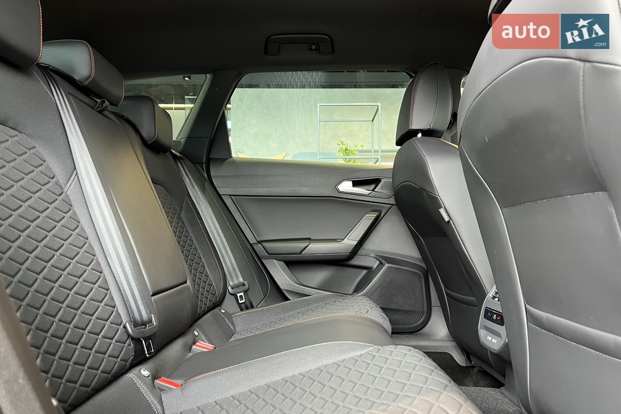 SEAT Leon - фото 30