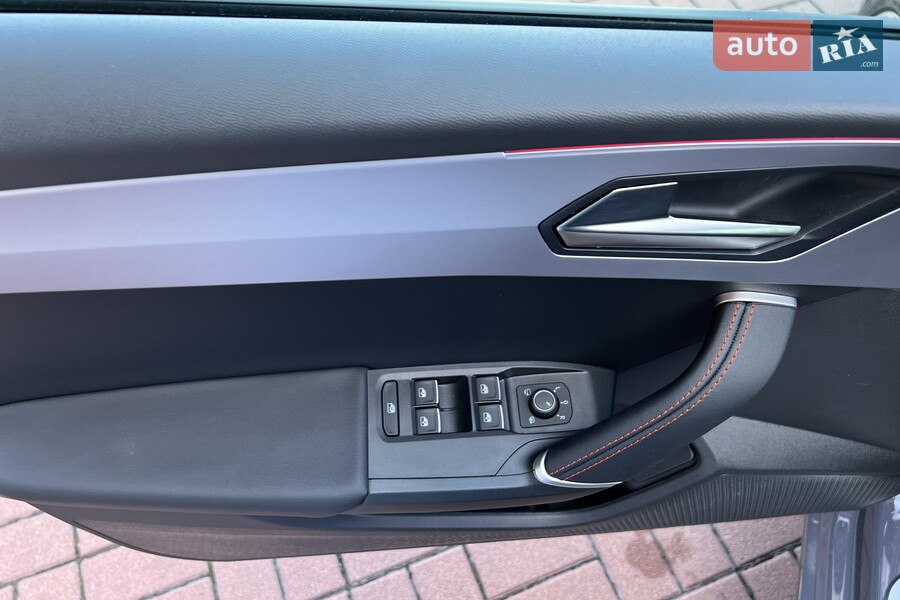 SEAT Leon - фото 17