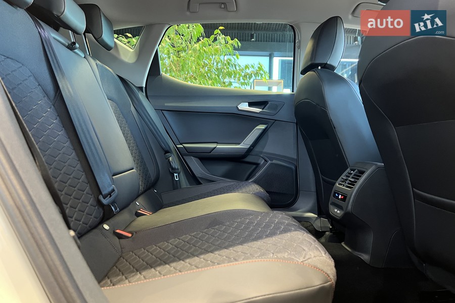 SEAT Leon - фото 18