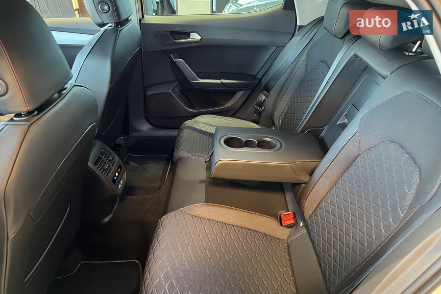 SEAT Leon - фото 16