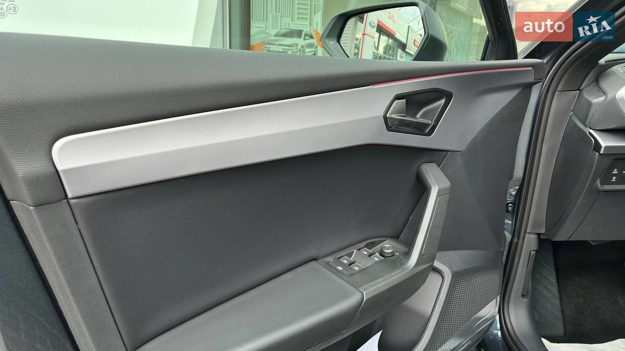 SEAT-12