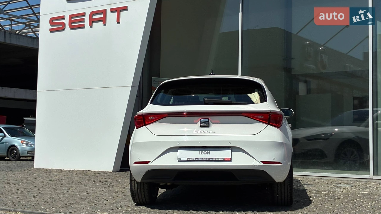 SEAT-8