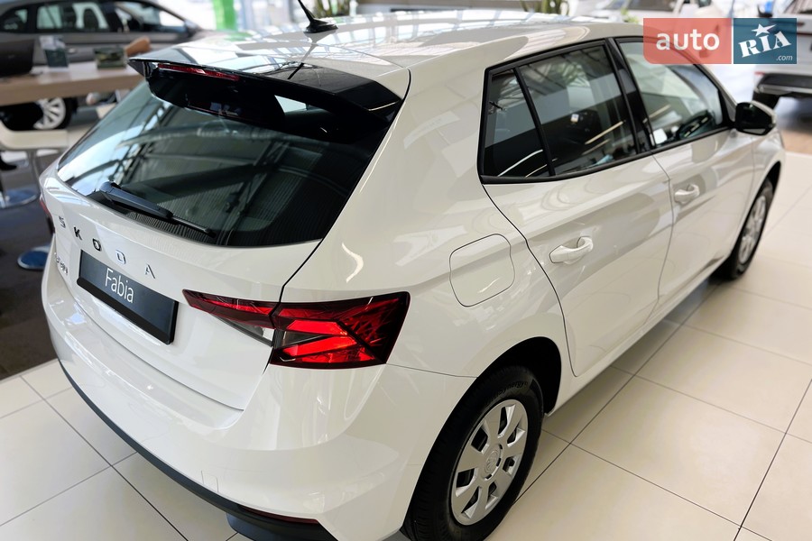 Skoda Fabia - фото 5