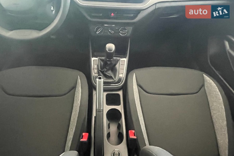 Skoda Fabia - фото 18