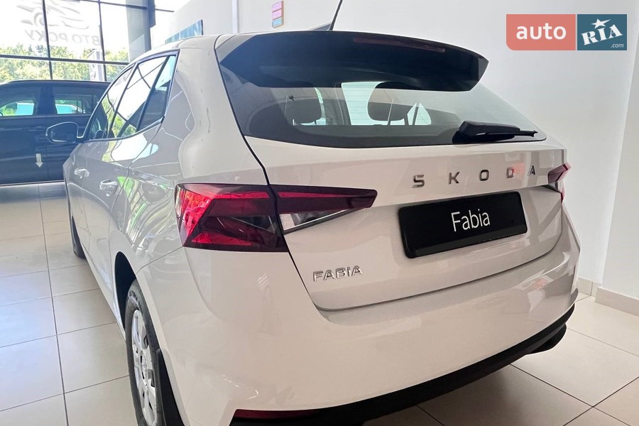 Skoda Fabia - фото 8