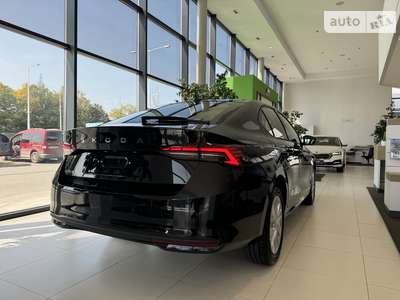 Новий Skoda Octavia 2025 - фото 3
