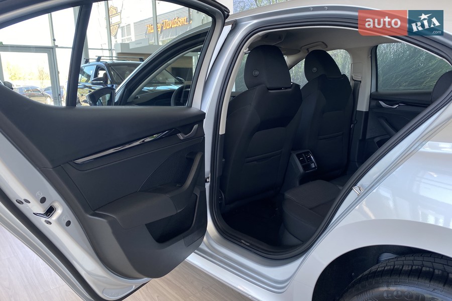 Skoda Octavia - фото 12