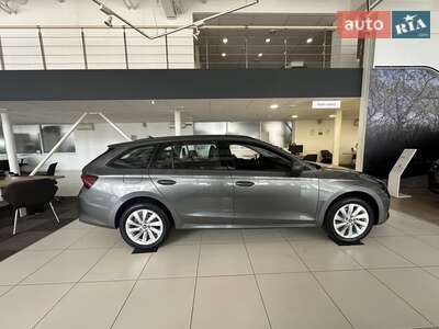 Новый Skoda Octavia 2025 - фото 3