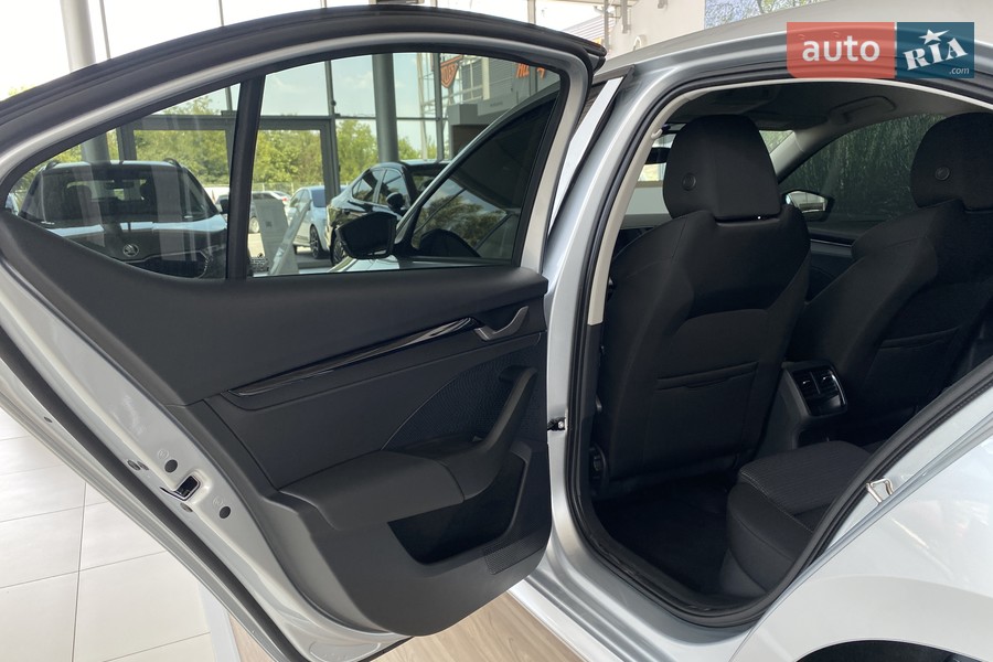 Skoda Octavia - фото 12