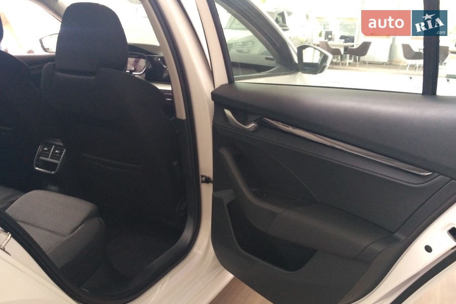 Skoda Octavia - фото 14