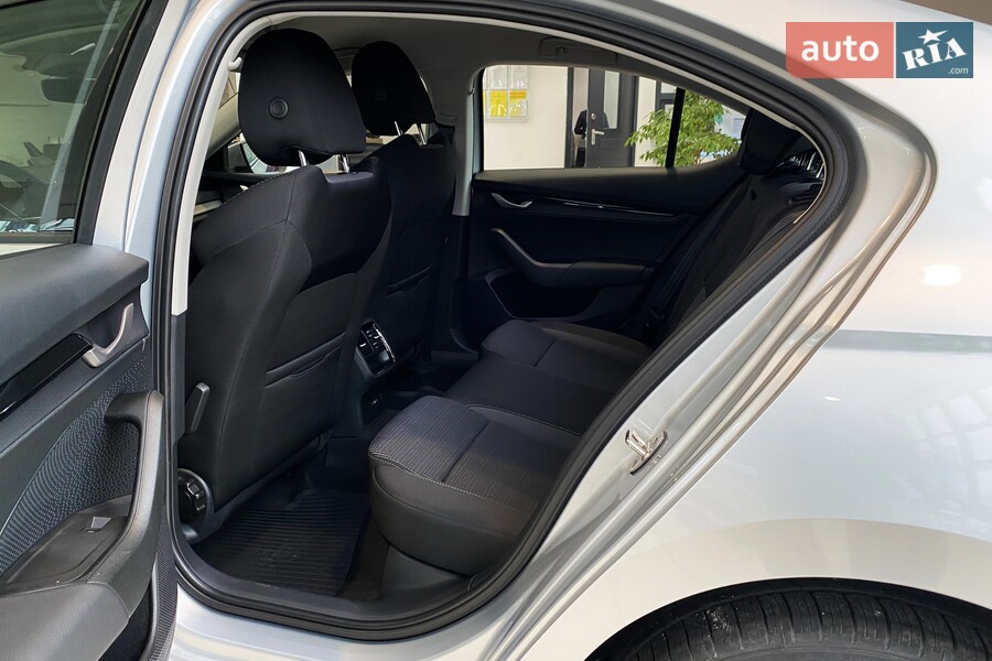 Skoda Octavia - фото 28