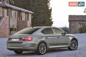 Skoda Superb 2018 року