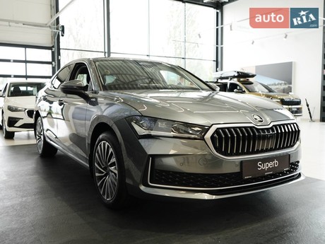 Skoda Superb 2025