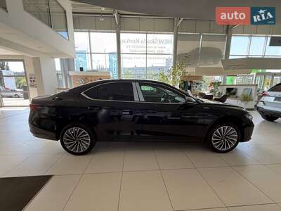 Skoda Superb 2025 Laurin & Klement