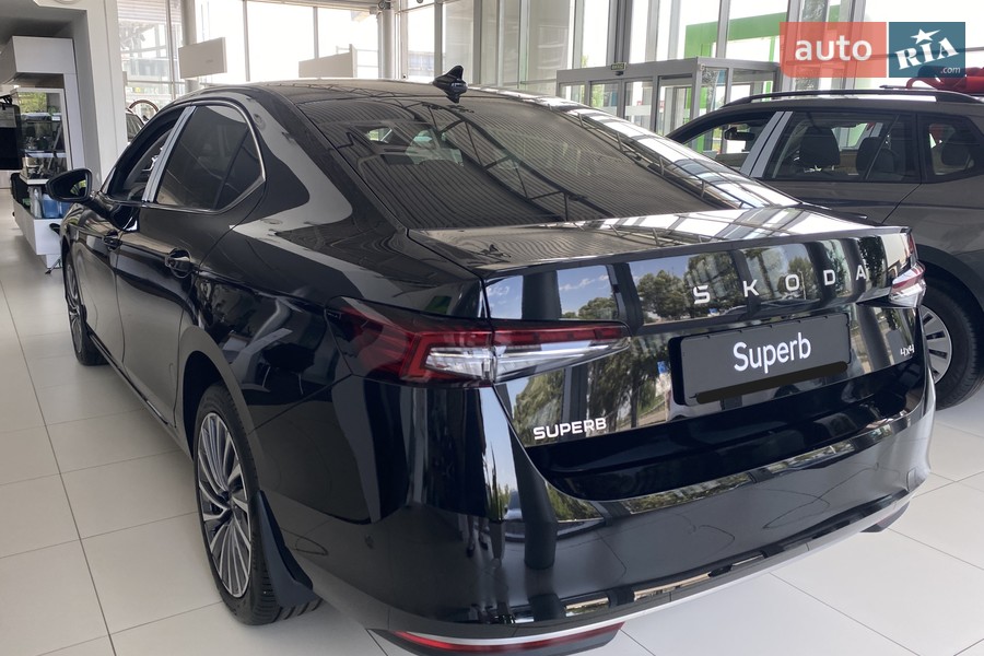 Skoda Superb - фото 5