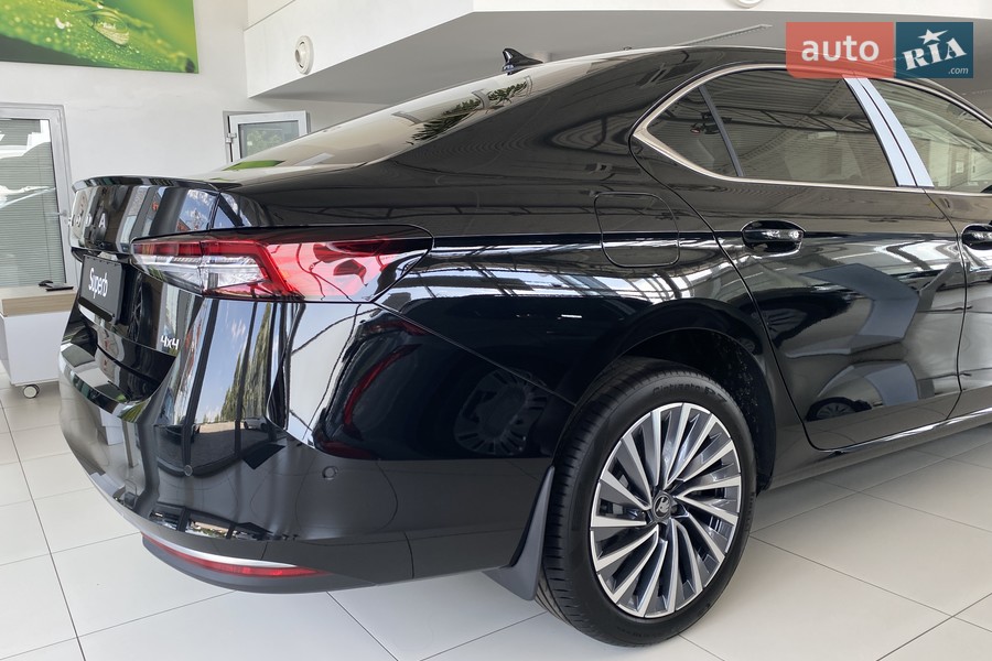 Skoda Superb - фото 7