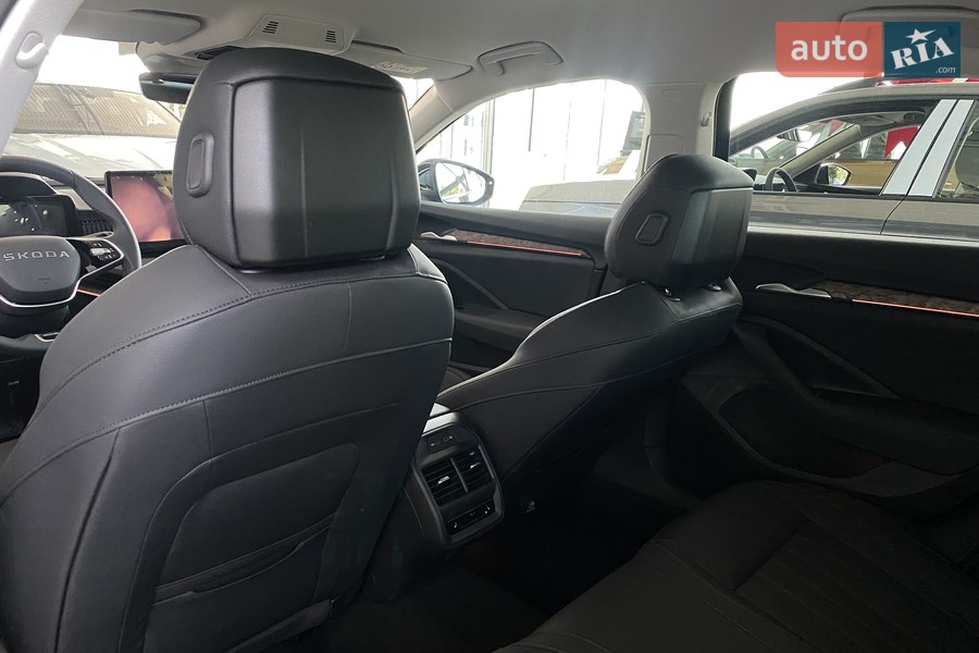 Skoda Superb - фото 11