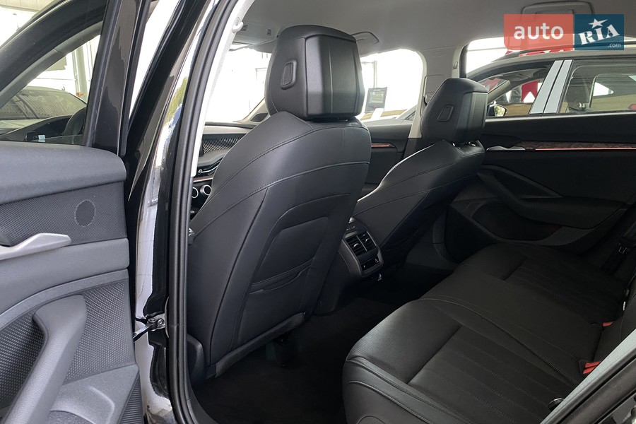 Skoda Superb - фото 13