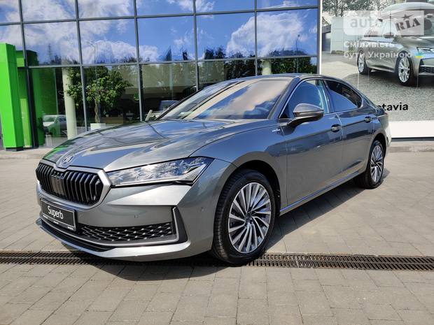 Лифтбэк Skoda Superb 2025 в Ивано-Франковск
