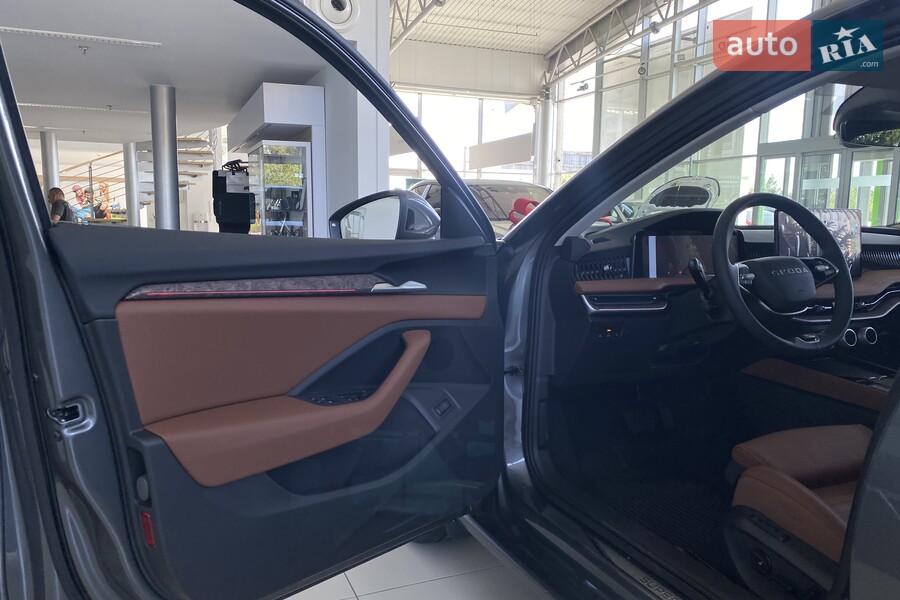 Skoda Superb - фото 17