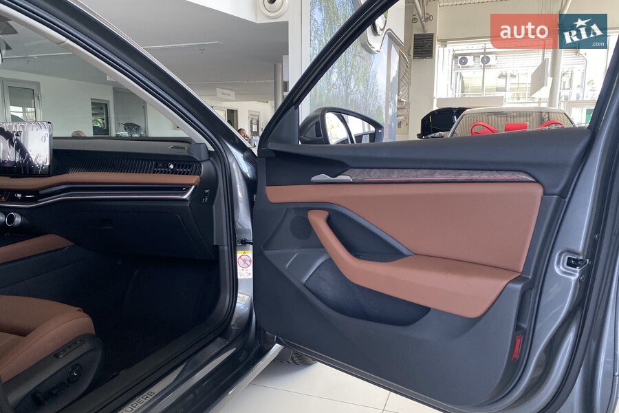 Skoda Superb - фото 10