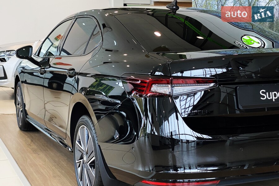Skoda Superb - фото 10