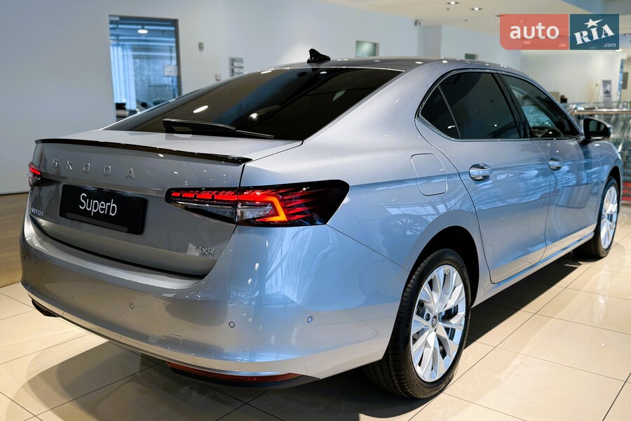 Skoda Superb - фото 8
